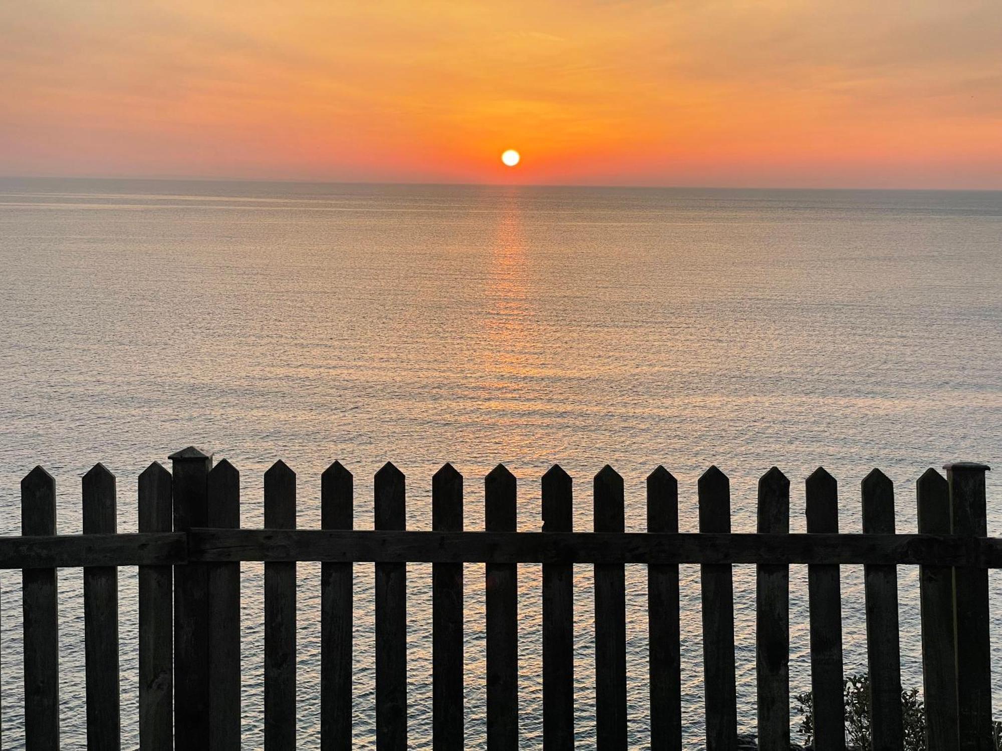 Rocklea Seaside Cottage 纽卡斯尔 外观 照片
